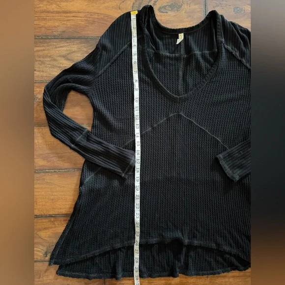 Free People Black Waffle Knit V‑Neck Long Sleeve Top - Picture 3 of 4